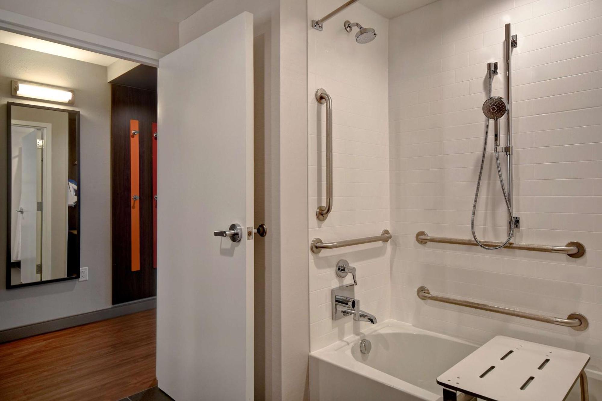 Hotel Tru By Hilton Concord, Nh Zewnętrze zdjęcie